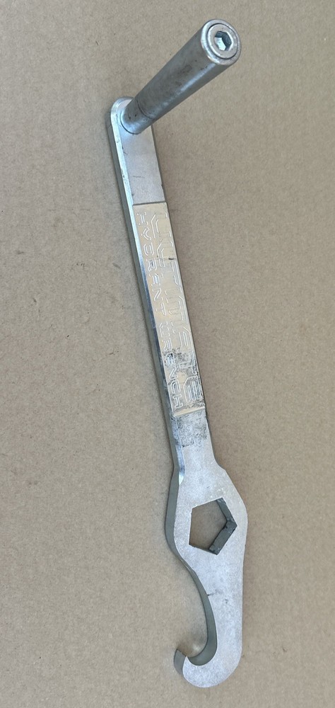 ULTIMATE FIRE HYDRANT WRENCH With Turning Lever