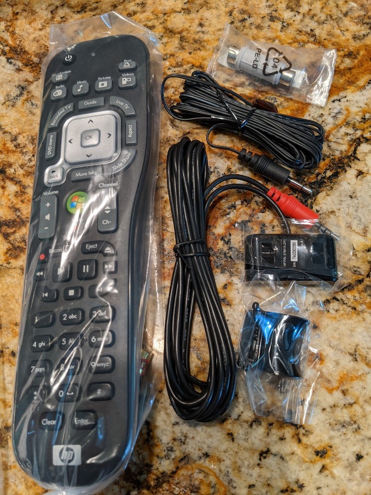HP Remote, Accessories &Booklet NEW