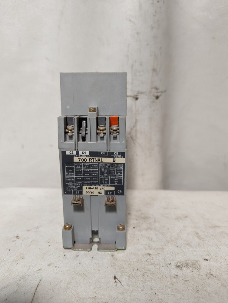 Allen-Bradley 700RTNX1 solid state timer, type RT, 110-120VAC
