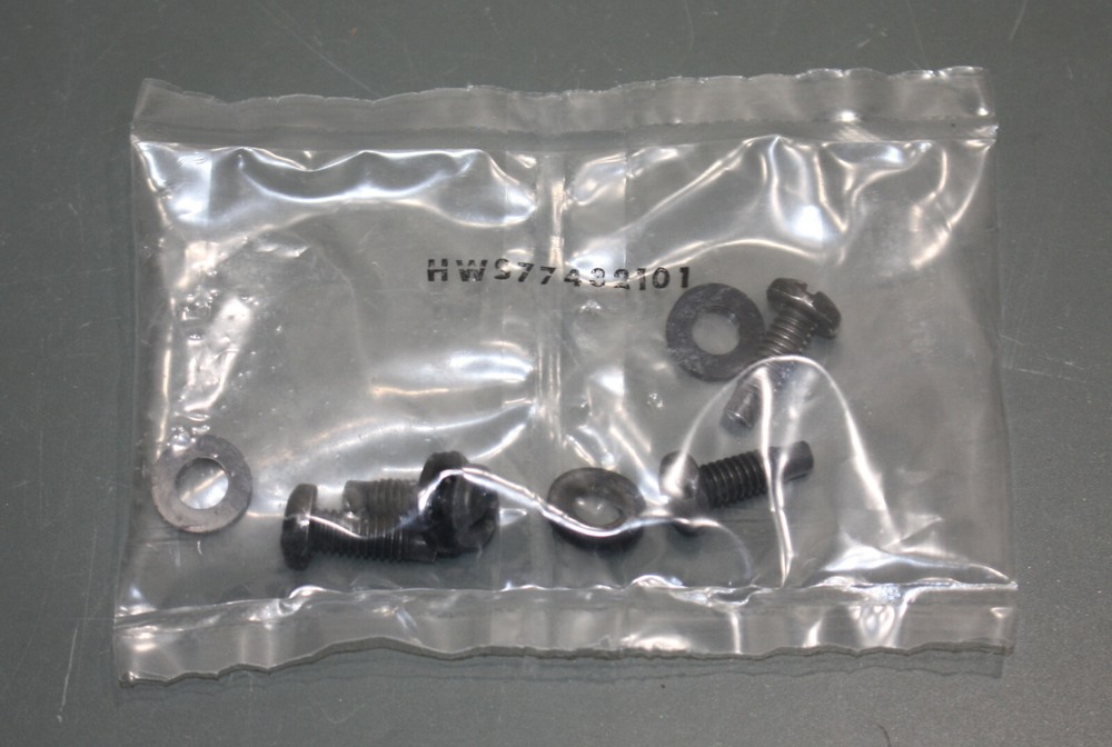 Hubbell Horizontal Ring Manager HM27C, 2U Rack Mount Cable Manager, 3-1/2" x 19"