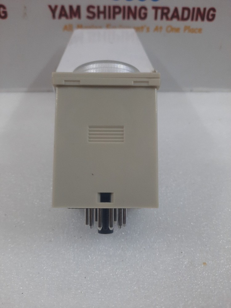 OMRON H3CR-A TIMER