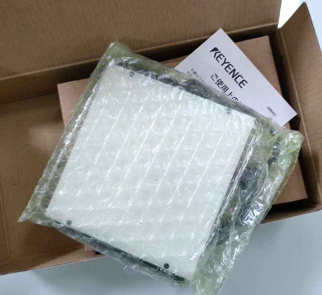 New In Box Keyence CA-DSR9 Light Source