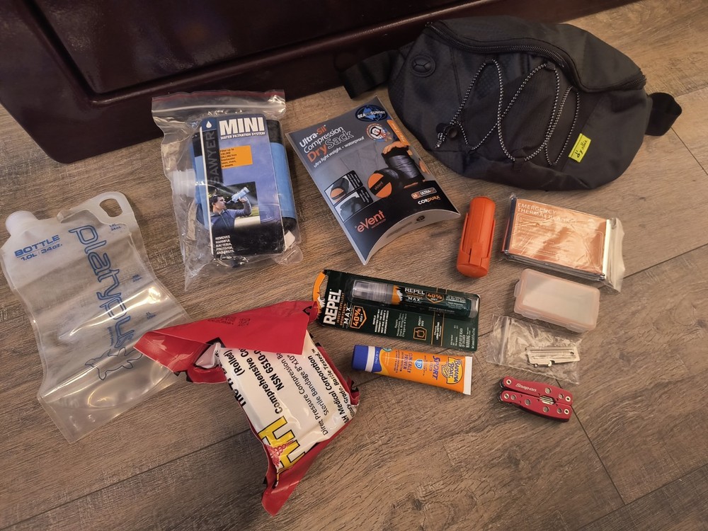 Mini Survival/Hiking Kit