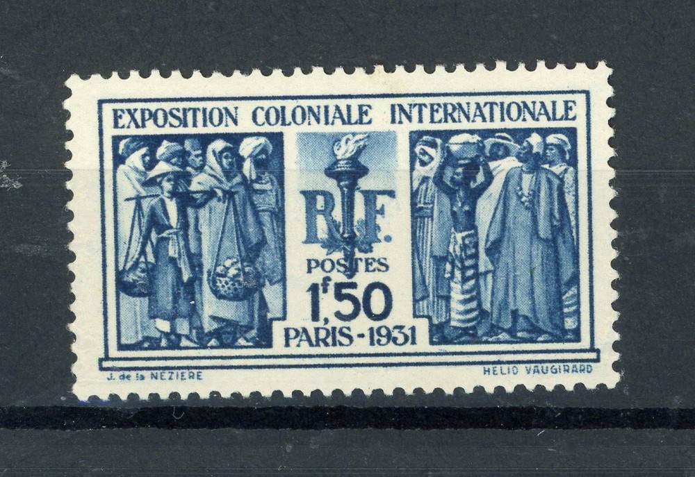 France 262 with delicate first fold ......................................2/20286