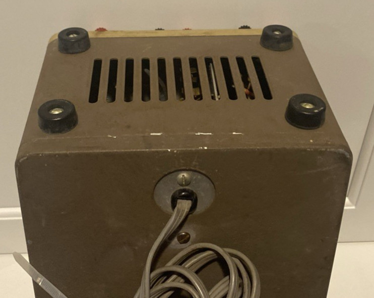 Vtg HEATHKIT MODEL IT-28 CAPACITOR CHECKER - Powers On - Untested