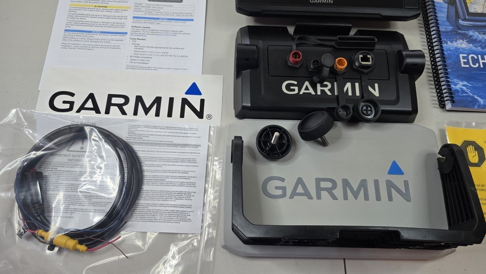 Garmin ECHOMAP UHD 94sv Chartplotter/Fishfinder – Excellent Condition – Tested
