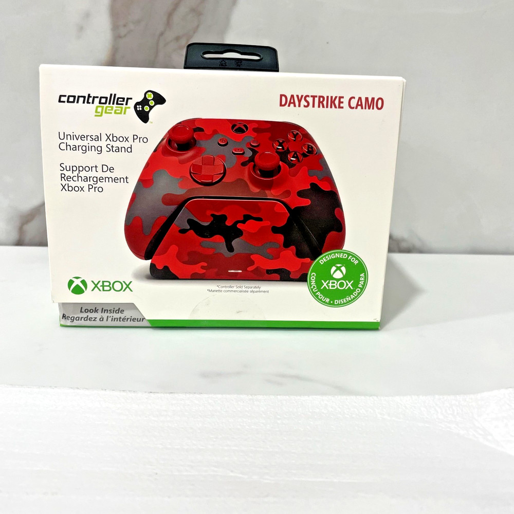 Controller Gear Xbox Pro Charging Stand - Daystrike Camo Red