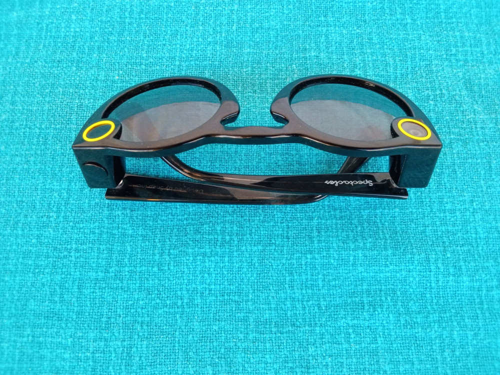 Snapchat Spectacles with Charging Case (No Cable)