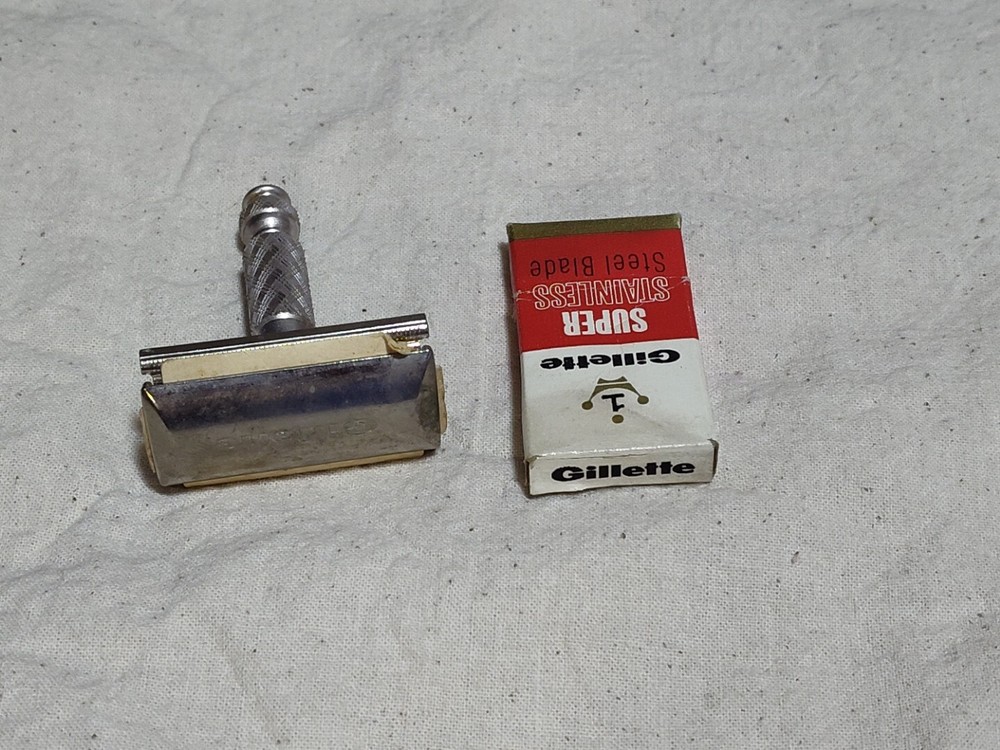 Vintage Gillette Razor D12