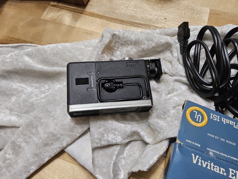 New In Box Vivitar #151 Electronic Flash Unit. TESTED