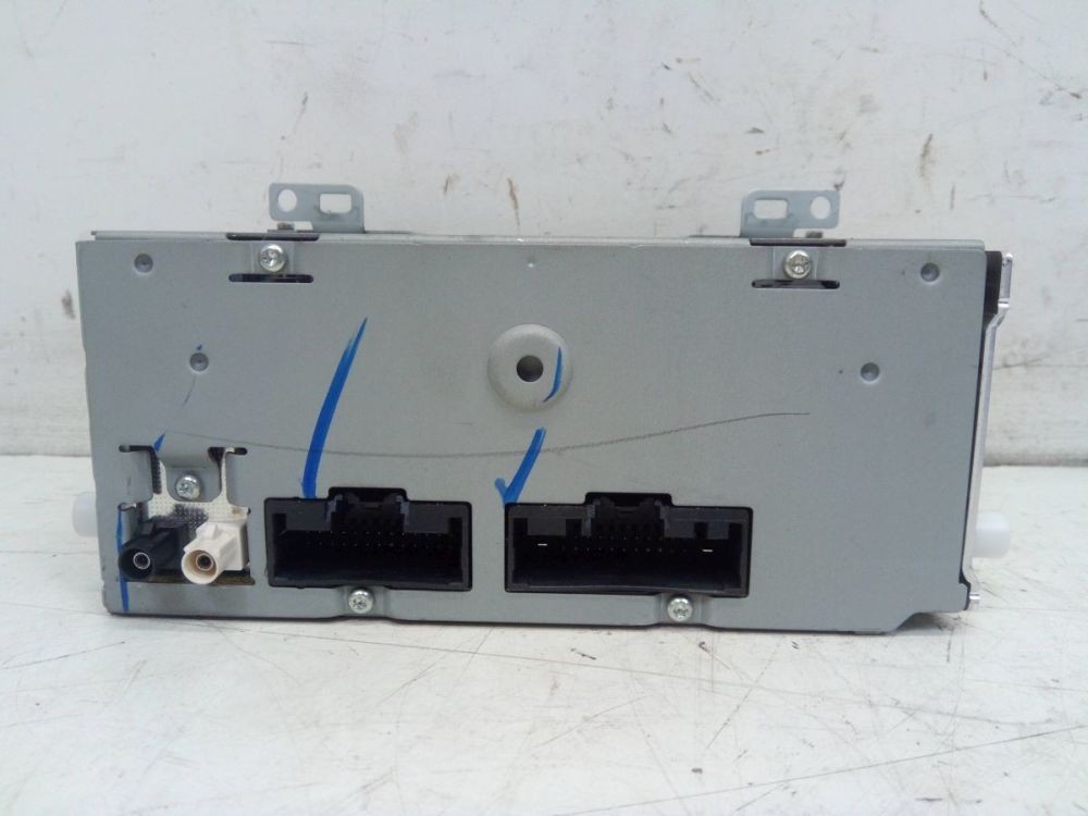 Radio/CD Changer Combination *CODE not present. Fits Ford Transit V36