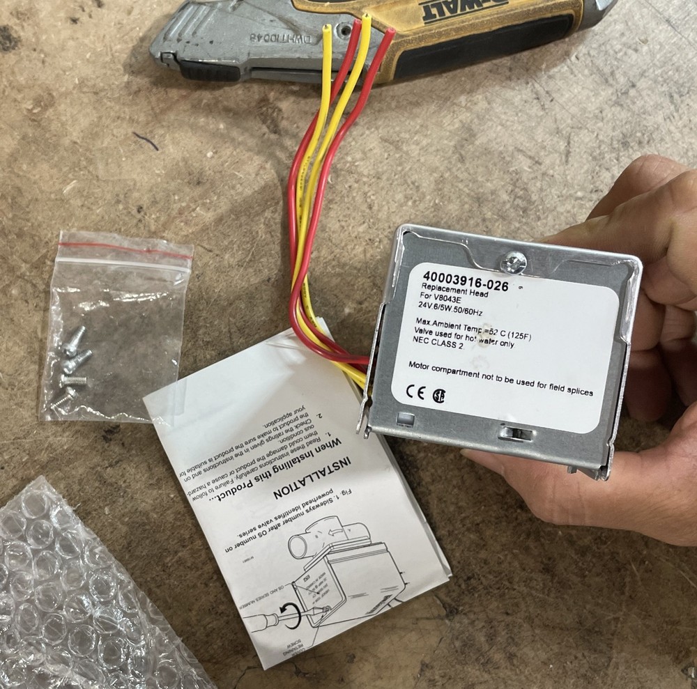 Honeywell 40003916-026 Replacement Head for V8043E