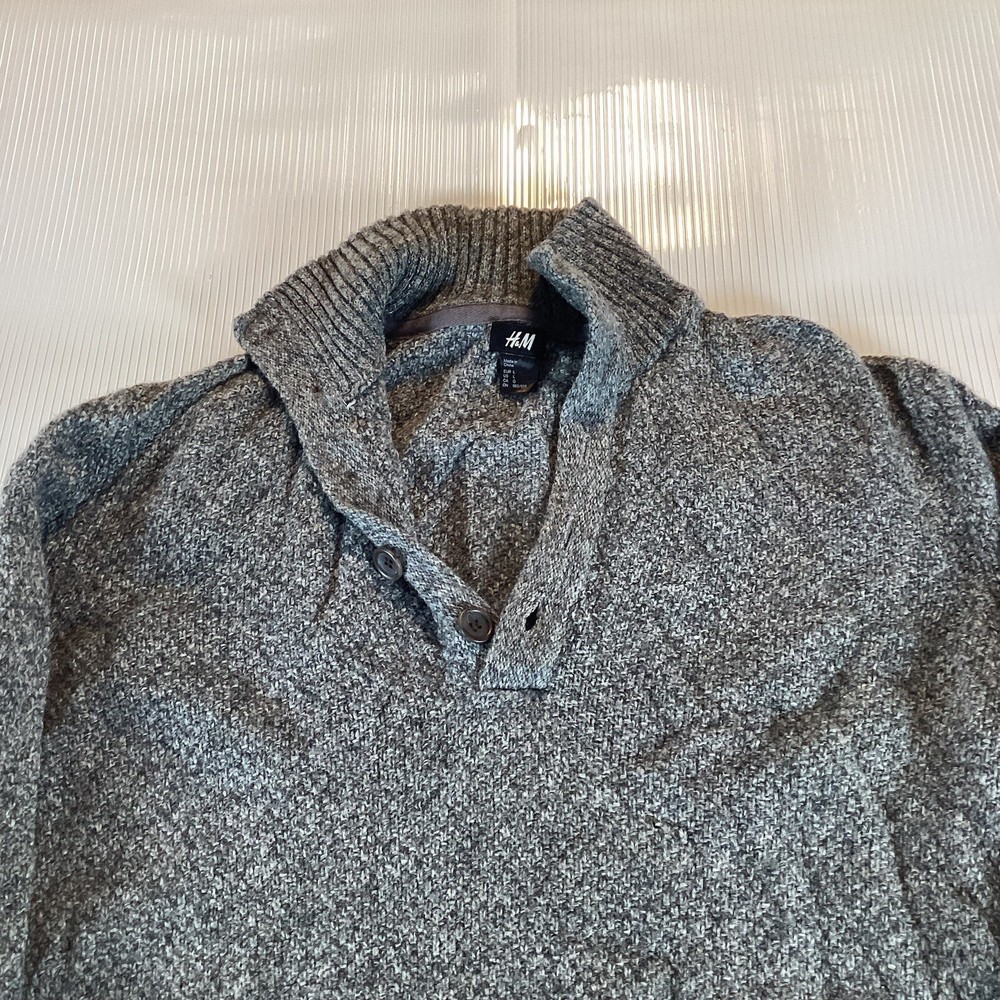 H&M Mens Sweater Long Sleeve Sz L Large Pullover Solid Collared Soft Warm