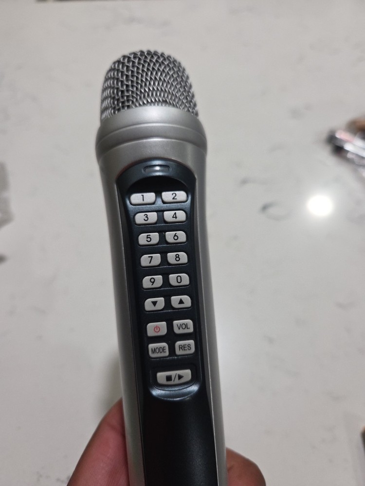 Magic Sing ET18K Portable Karaoke Microphone