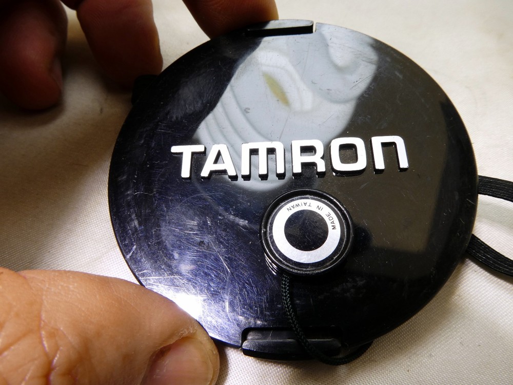 TAMRON Front Lens Cap 67mm snap on type with keeper string