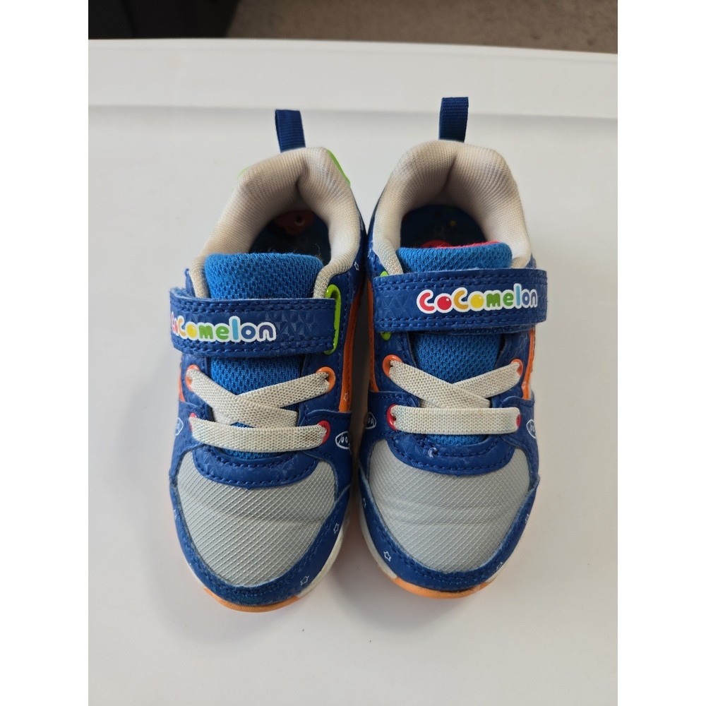 Cocomelon Boys Lightup Sneakers Size 8