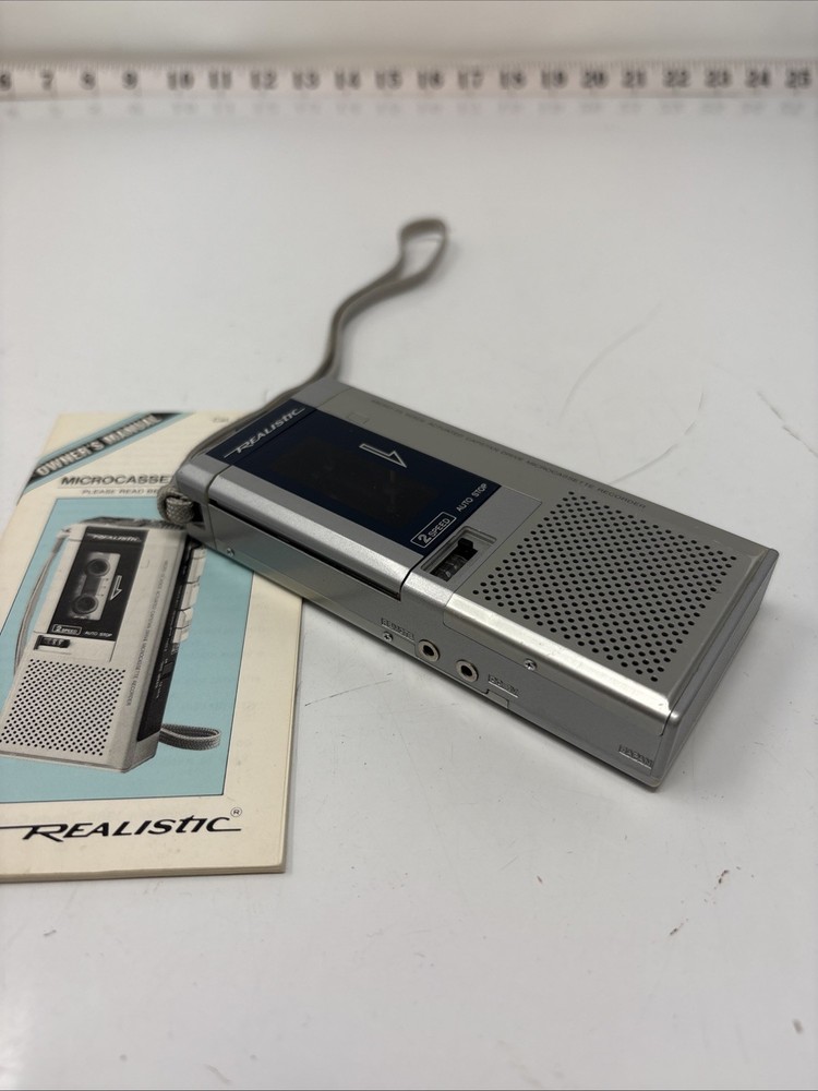 Realistic Micro-25 14-1040 Voice MicroCassette Recorder Untested