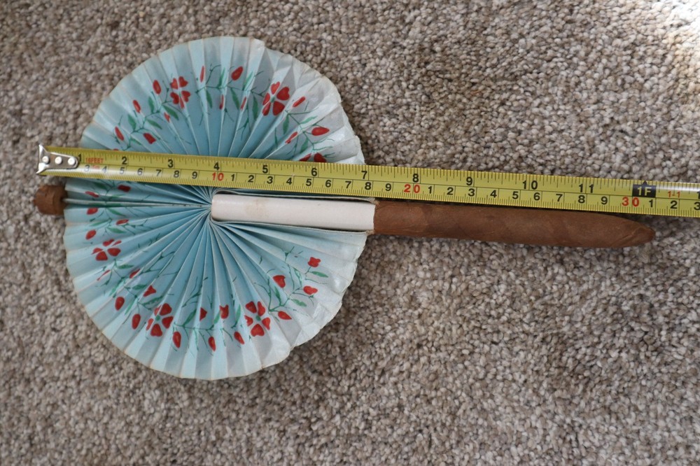 vintage CIGAR HAND FAN pull pop-out