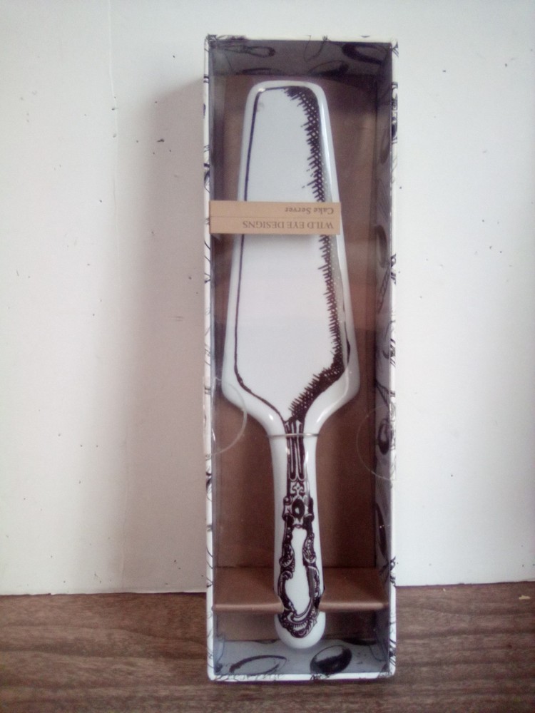 Wild Eye Designs Vintage Collection White Black  Cake Server