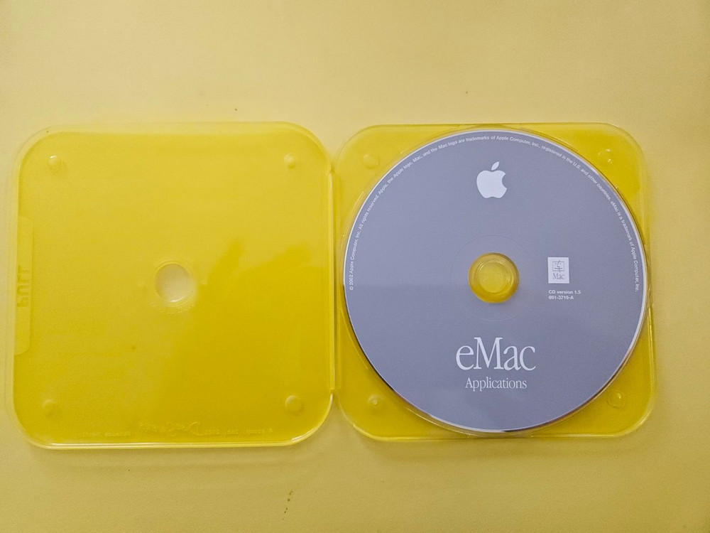 Macintosh eMac Mac OS X 10.1.4 and Applications install Disc