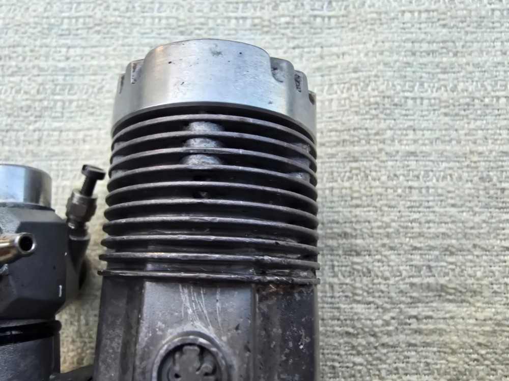 Vintage Royal 40 RC Glow / Nitro Model Airplane Engine
