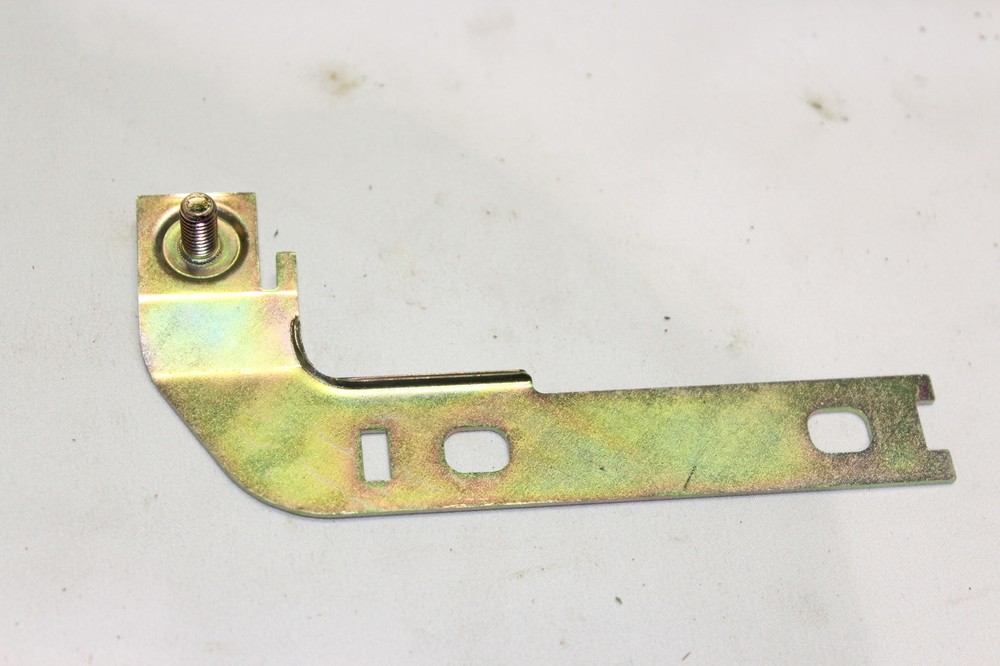 Door lock bracket for BMW 3 series E-30 M3