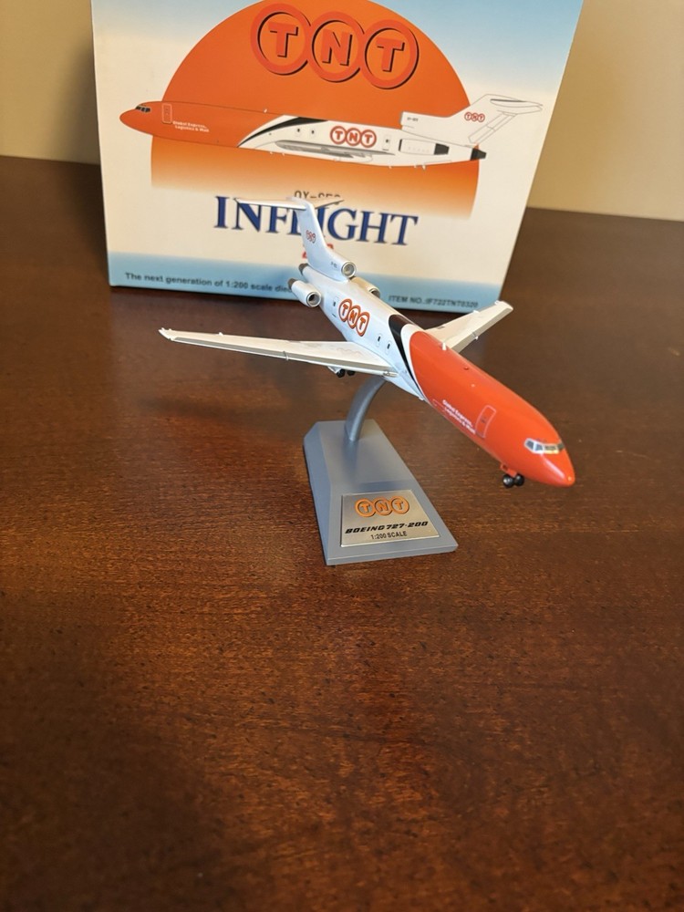 TNT 727 1:200