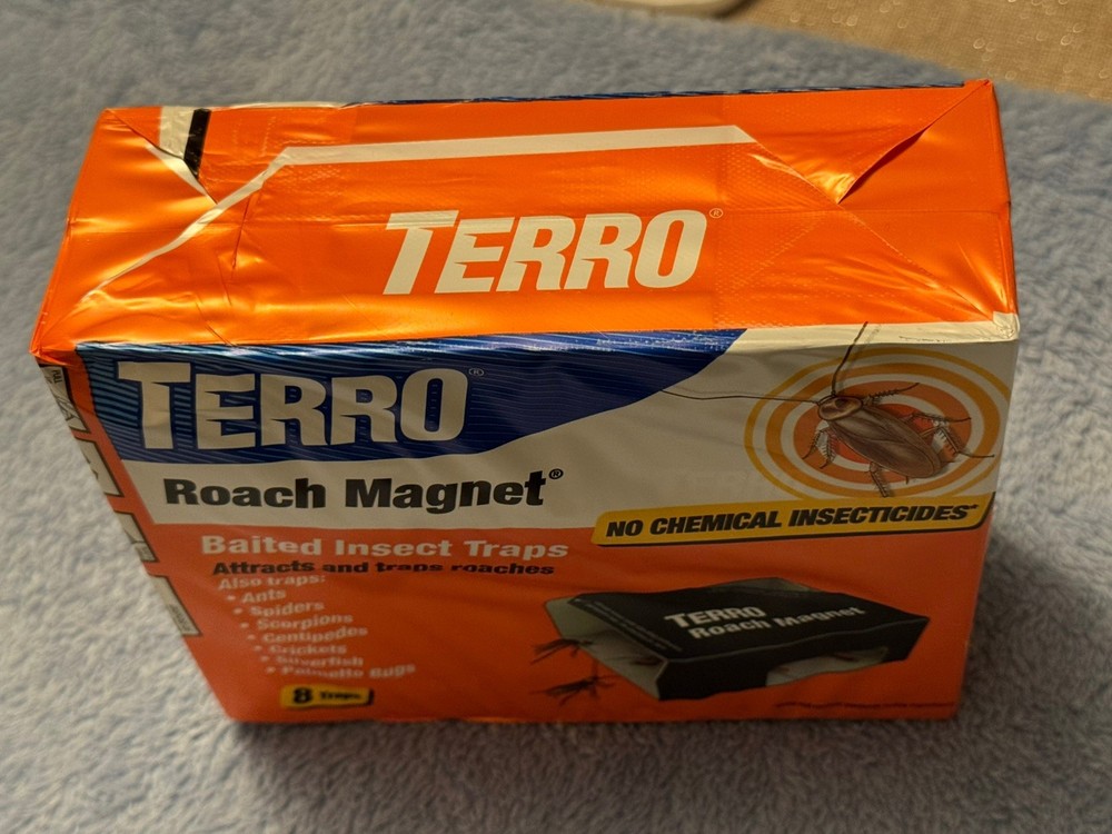 TERRO Roach Magnet Glue Traps Killer 8 Pack Home Kitchen Pest Control Treatment