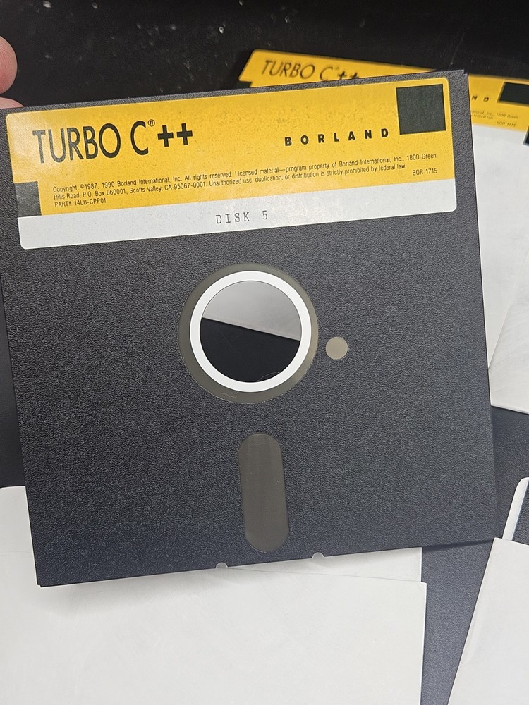 Borland Turbo C++ floppy Disk set from 1987 Diskette 1-8
