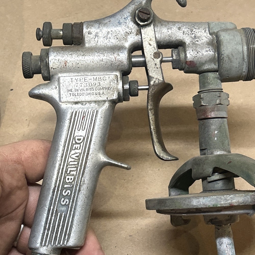 Devilbiss spray gun MBC type with cup and #30/58nozzle Untested
