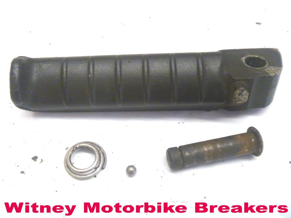 TRIUMPH LIFTING HANDLE GRAB BAR TROPHY 1996-2003 FROM VIN 29156
