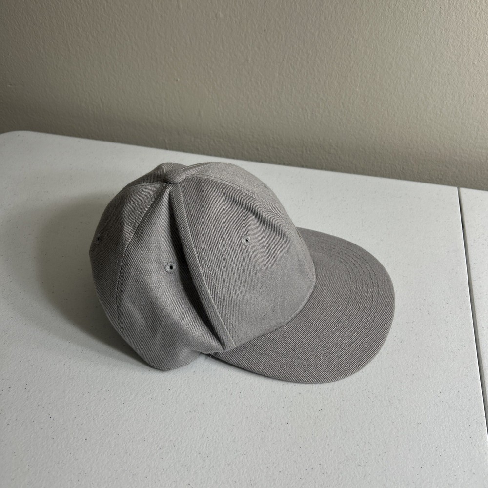 Apex Legends Adjustable Strap Gray Hat Youth Size