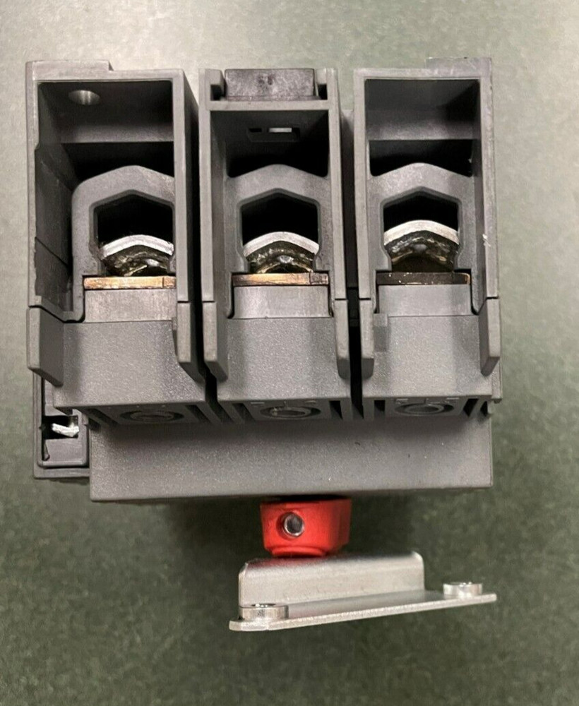 ABB OT100E3 3Pole 100Amp 600V Disconnect