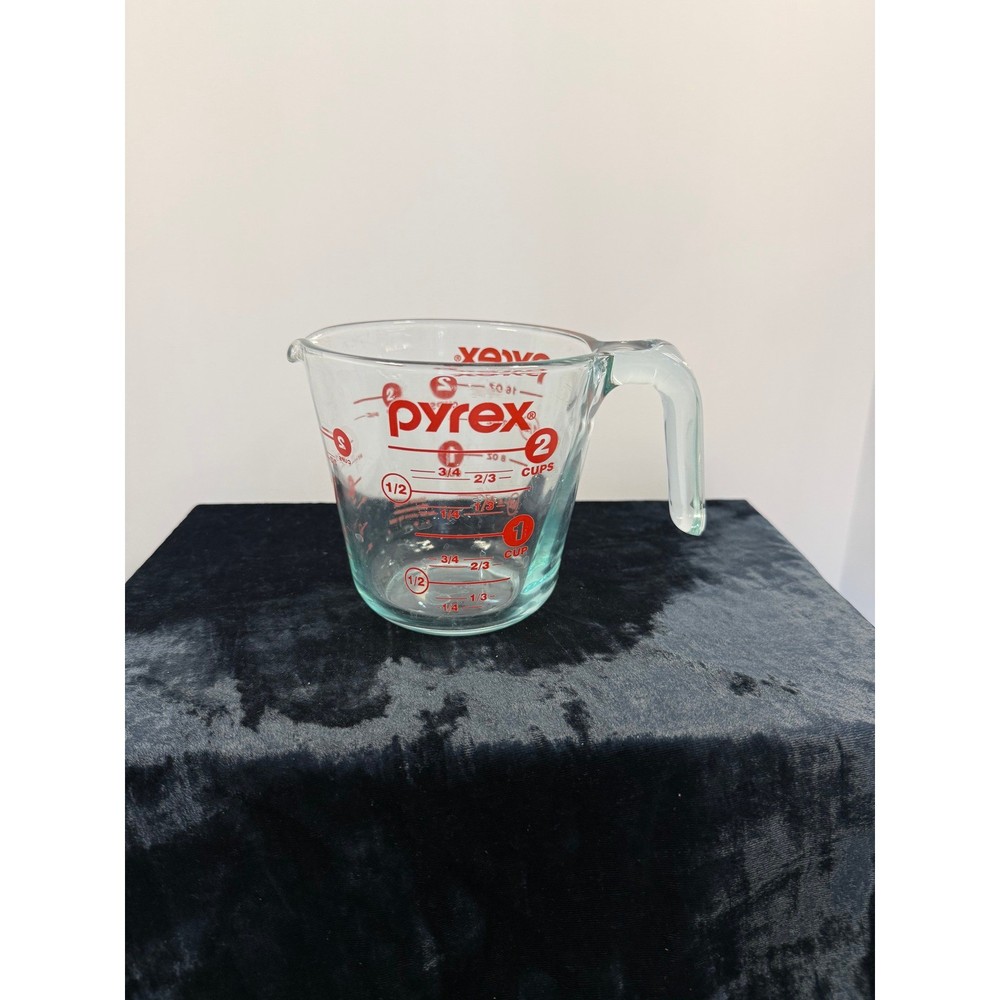 Pyrex Glass Measuring Cup 2 Cup Capacity Red Markings Clear Handle