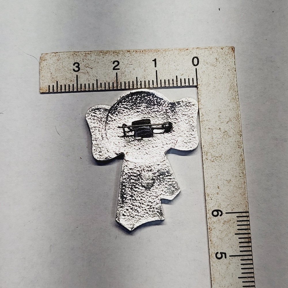 Vintage Russian Pin. B23.