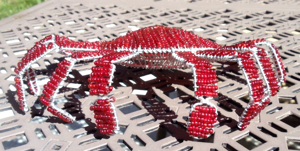 Beaded land: Red crab