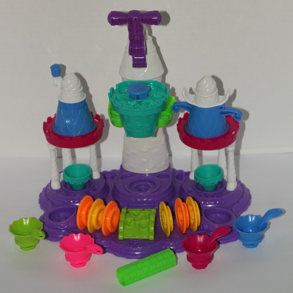 Play-Doh Kitchen Creations Ice Cream Castle - Complete except for 'Doh'