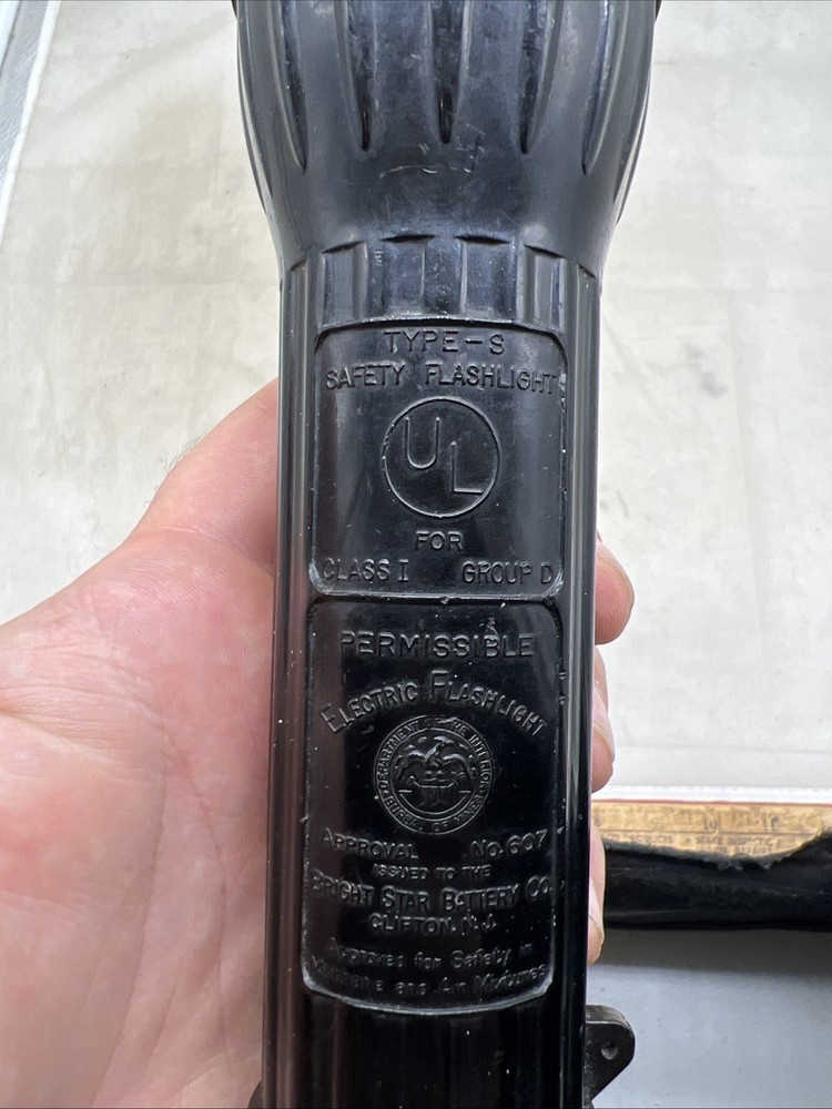 US Coast Guard Type S Flashlight (AA619