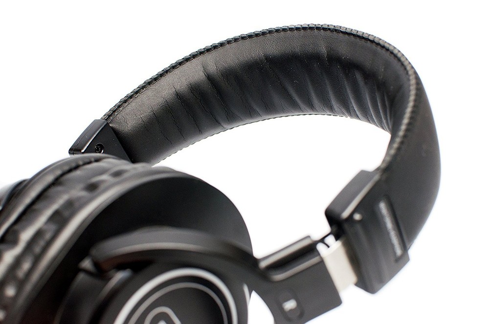 CAD - MH210 - Closed-Back Studio Headphones - Black