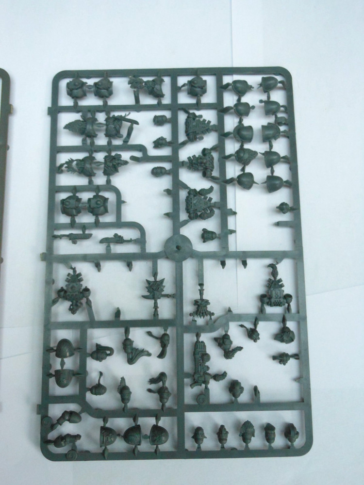 Warhammer 40K Space wolves sprue Bits incomplete sprues