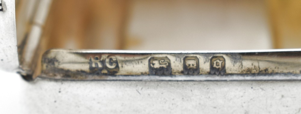 Antique Solid Silver Snuff Box Trinket Box 1931 William Comyns