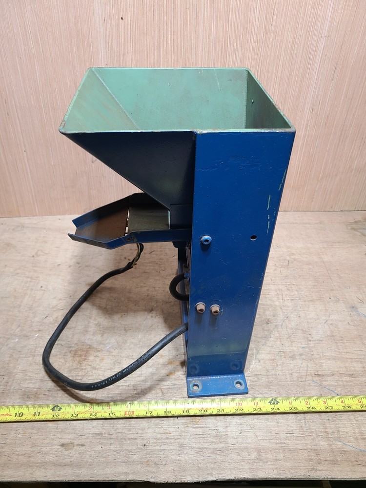 Moorfeed Corp. Vibratory Feeder, 120V model 74101