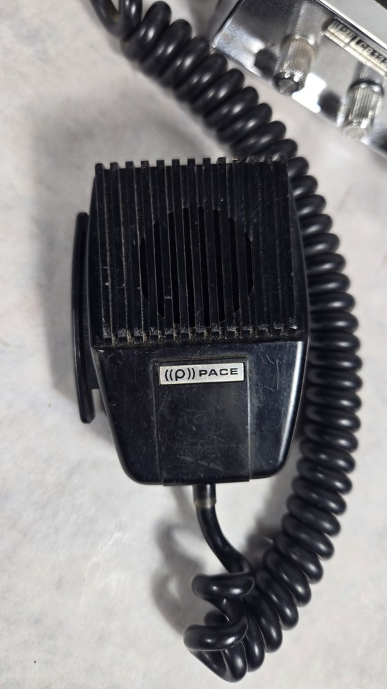 Vintage PACE CB Radio CB133 With Microphone Howard Electronics NOT TESTED