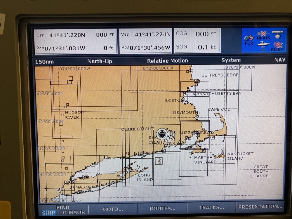Raymarine C70 multifunction display