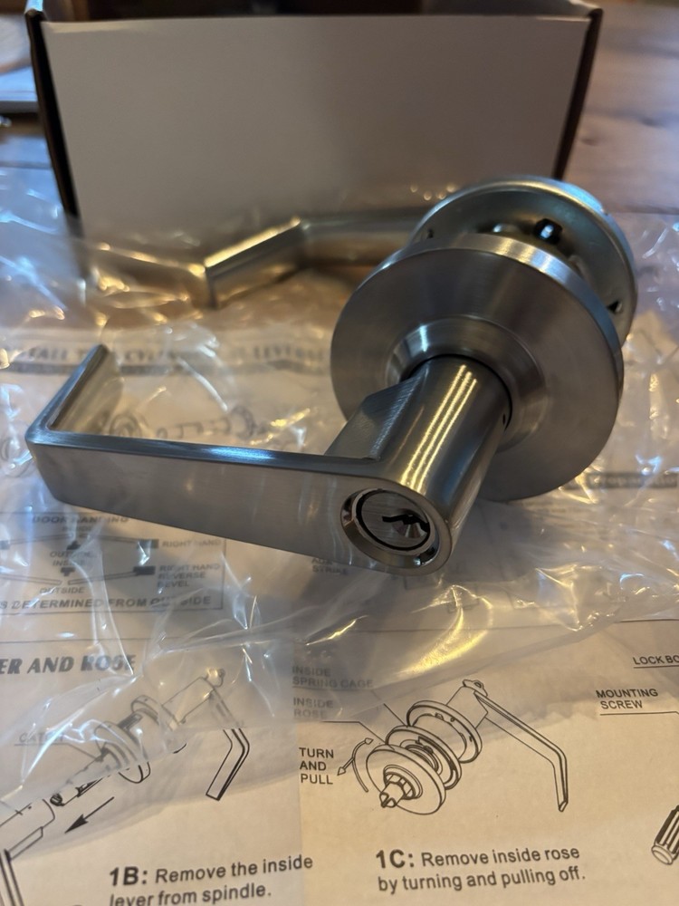 Universal Hardware Commercial