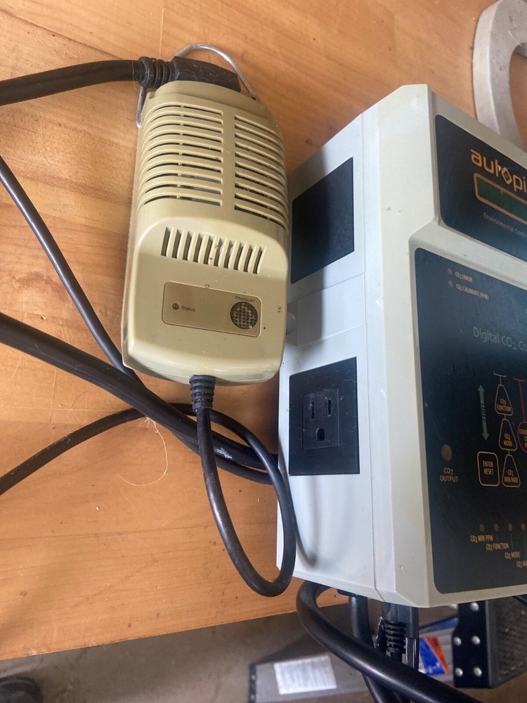 Hydrofarm Autopilot Digital CO2 Hydroponic Controller