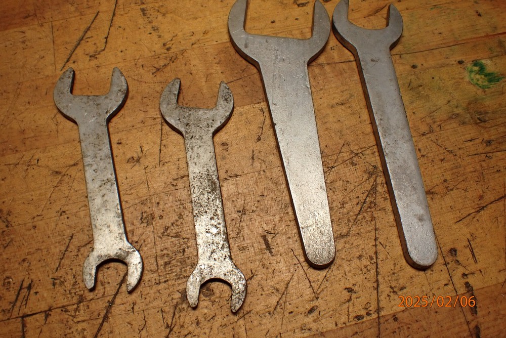 OLDER PROCUNIER METAL THREADING TAPPING TAPPER HEAD CHUCK WRENCHES