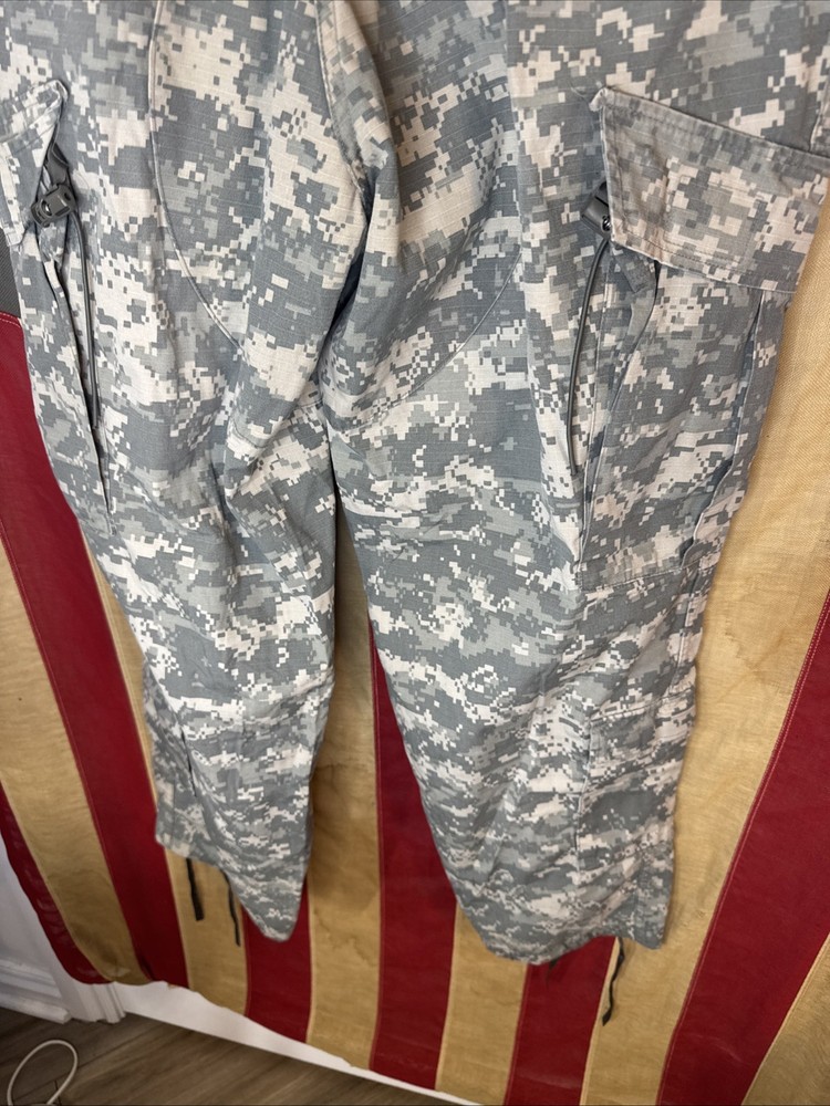 Medium Short - Army Combat Pants ACU Digital Camo USGI B366