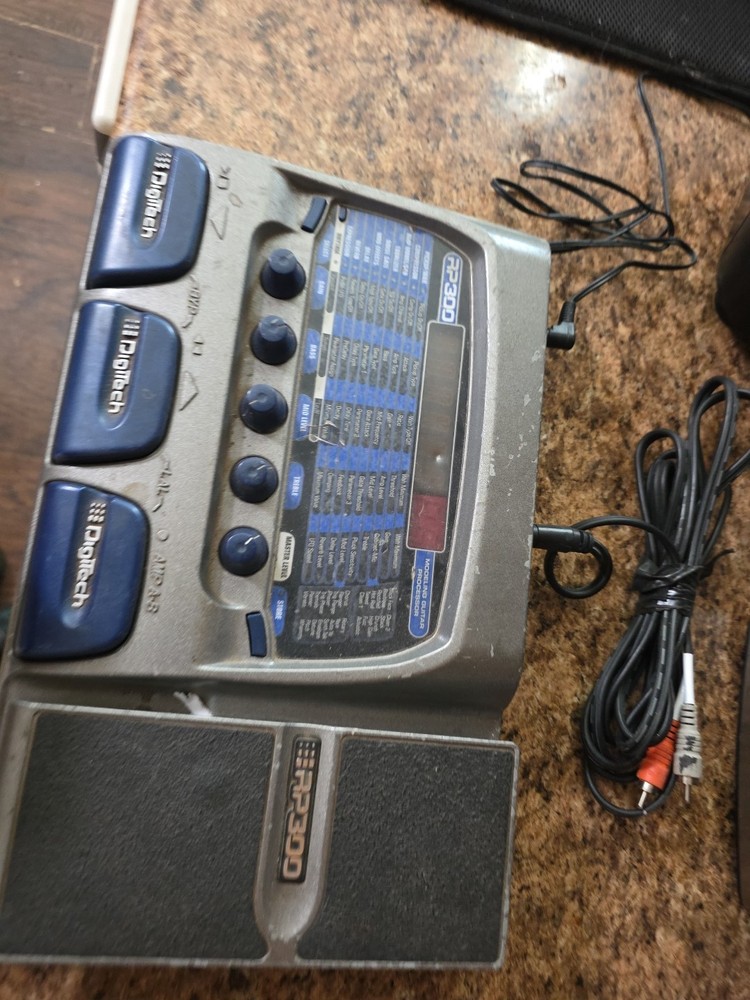 Dynamic! DIGITECH RP300 MODELING GUITAR PROCESSOR As-Is