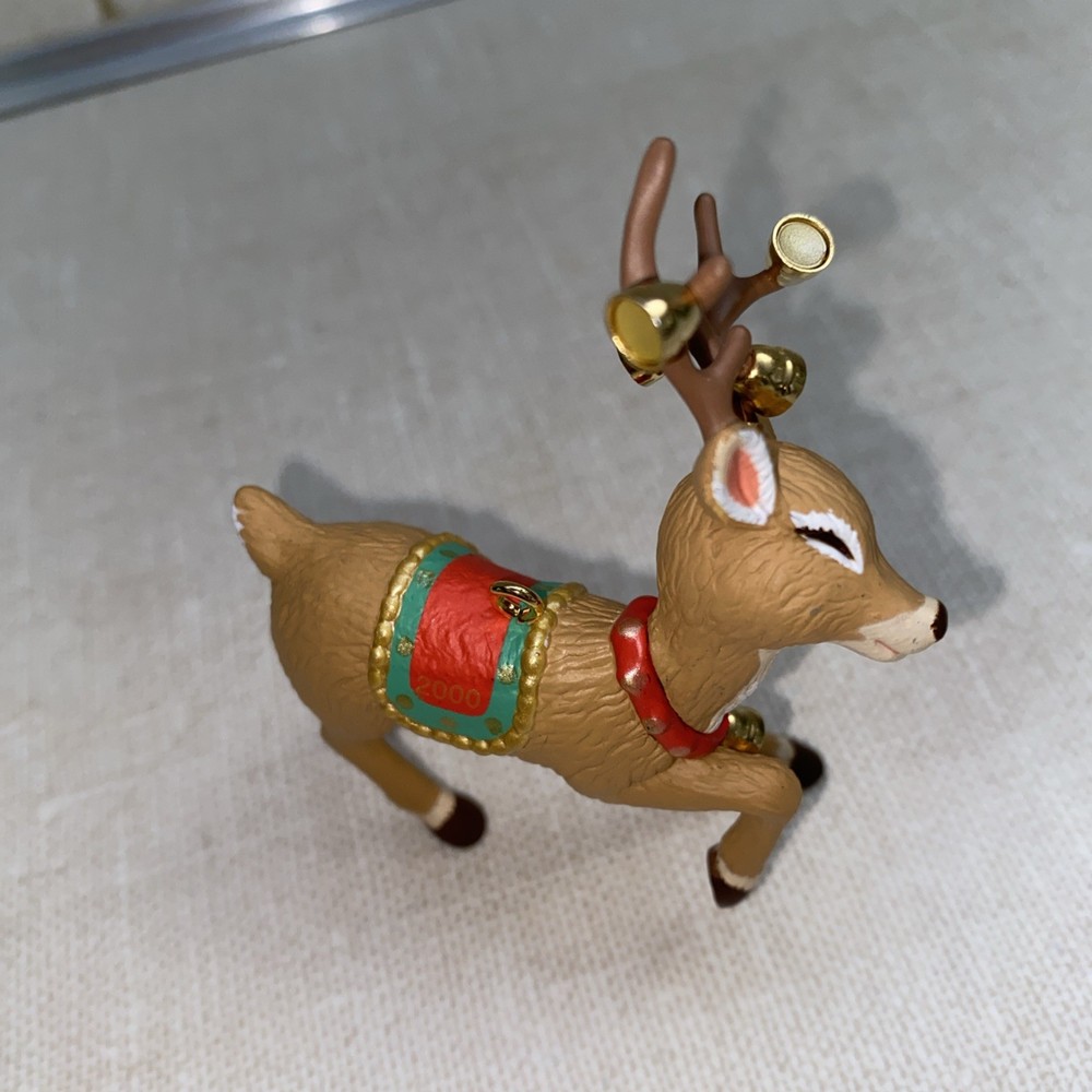 Hallmark Keepsake Ringing Reindeer 2000 Deer Ornament Figurine VTG